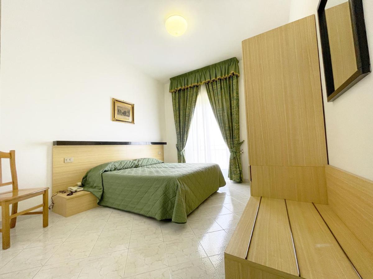 Hotel Reginella Сант-Агата-суи-Дуэ-Гольфи Экстерьер фото