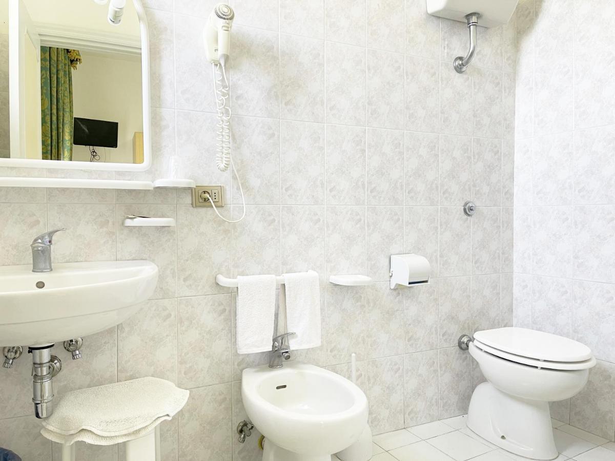 Hotel Reginella Сант-Агата-суи-Дуэ-Гольфи Экстерьер фото