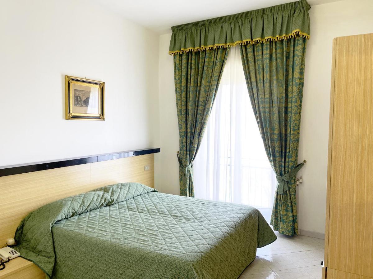 Hotel Reginella Сант-Агата-суи-Дуэ-Гольфи Экстерьер фото