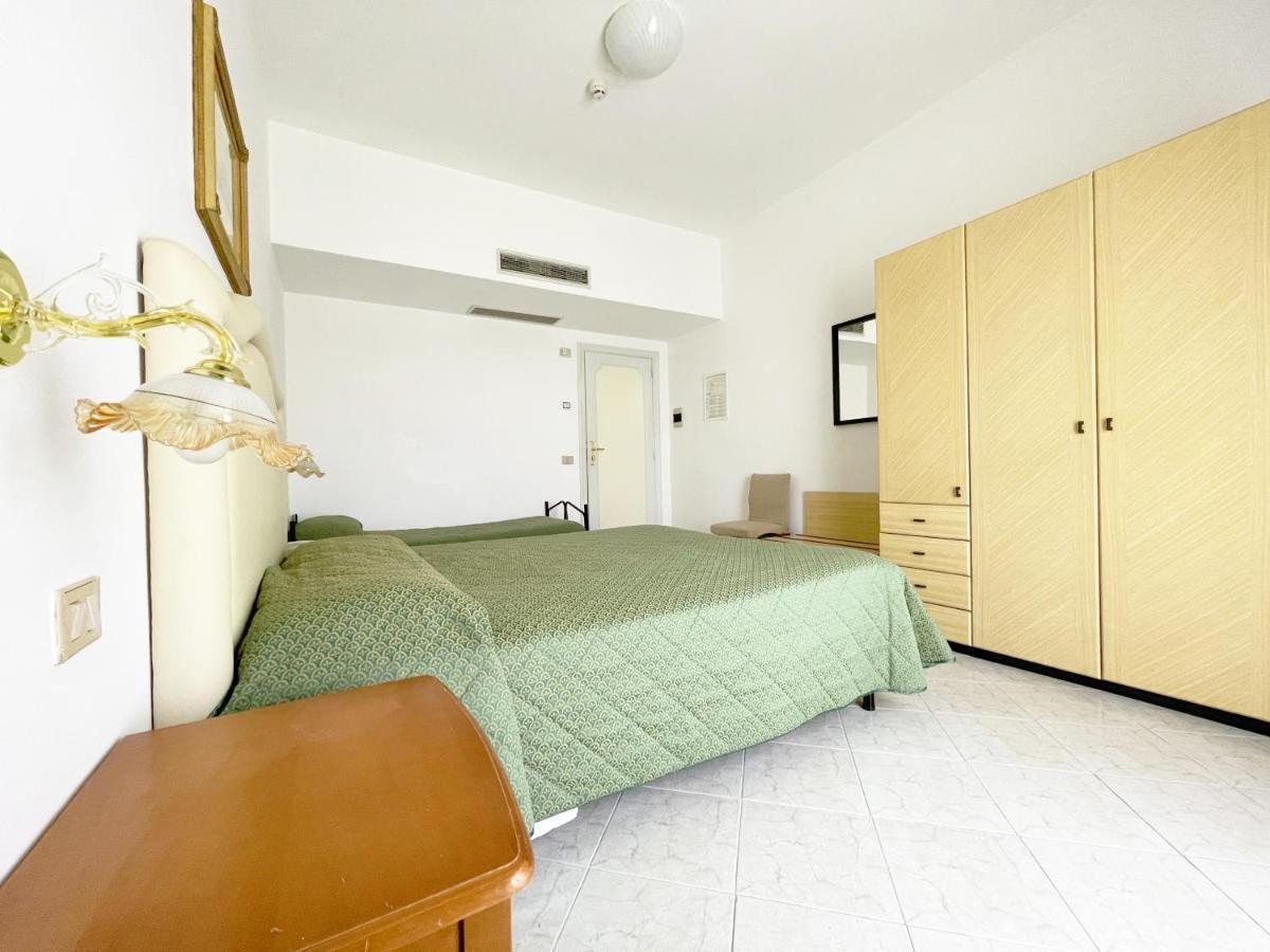 Hotel Reginella Сант-Агата-суи-Дуэ-Гольфи Экстерьер фото