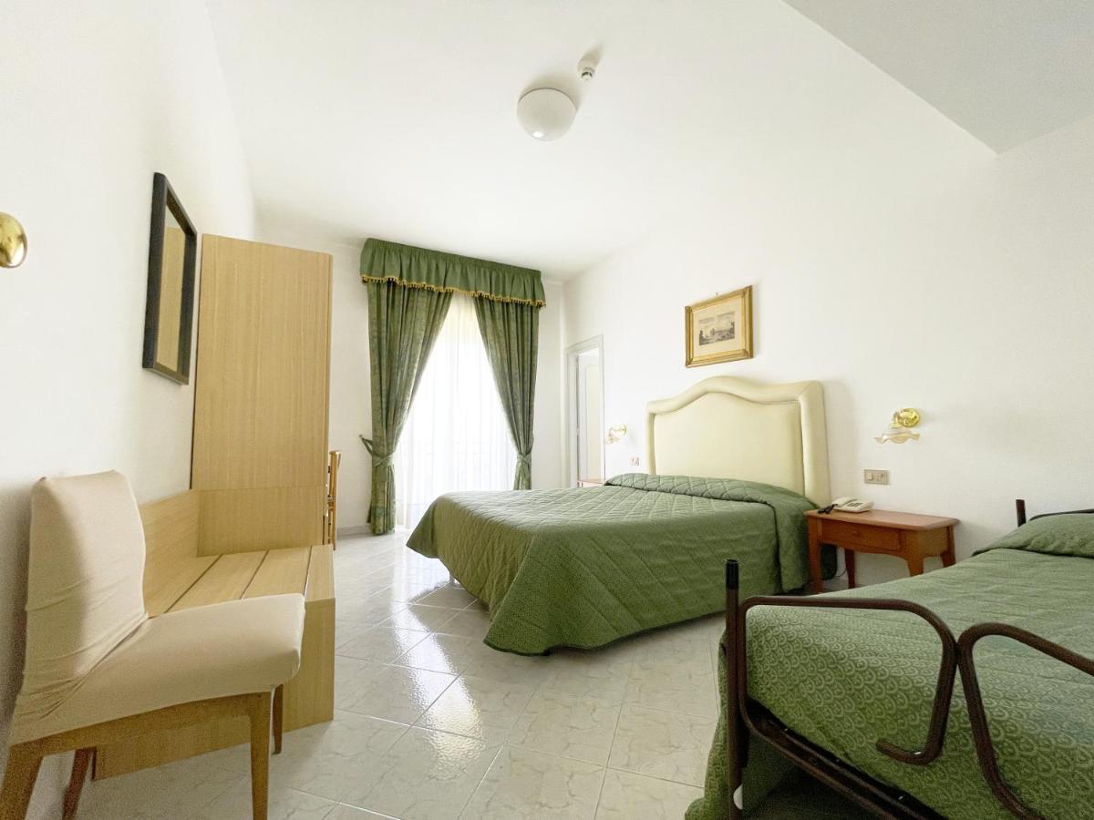 Hotel Reginella Сант-Агата-суи-Дуэ-Гольфи Экстерьер фото