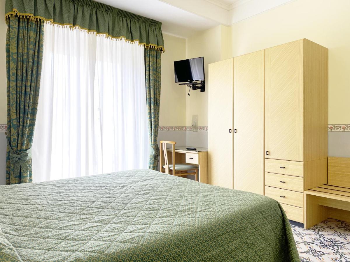 Hotel Reginella Сант-Агата-суи-Дуэ-Гольфи Экстерьер фото