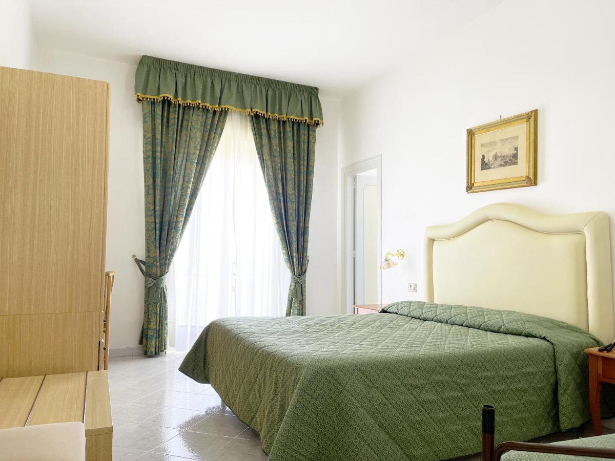 Hotel Reginella Сант-Агата-суи-Дуэ-Гольфи Экстерьер фото