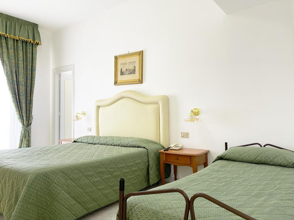 Hotel Reginella Сант-Агата-суи-Дуэ-Гольфи Экстерьер фото