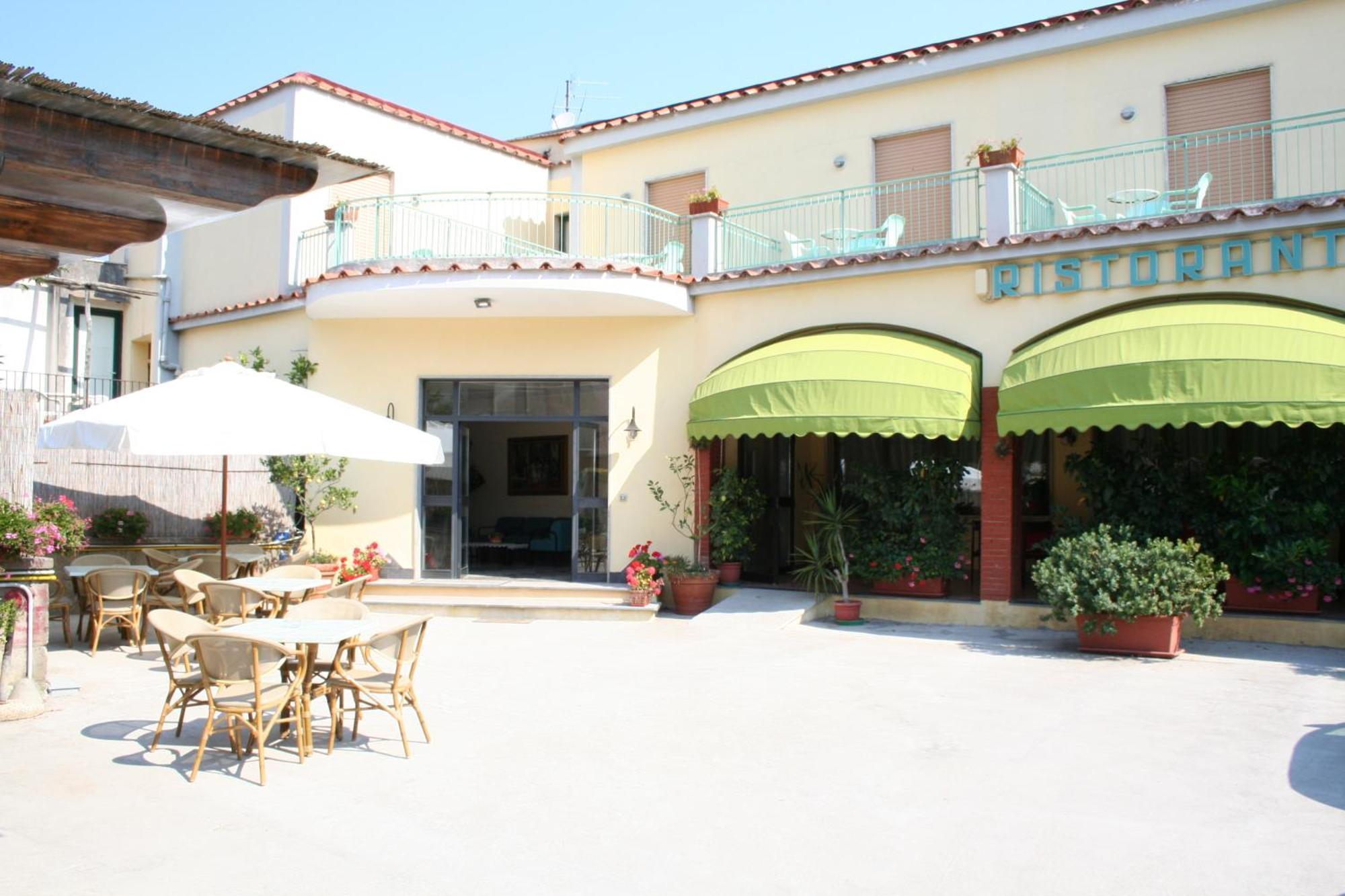 Hotel Reginella Сант-Агата-суи-Дуэ-Гольфи Экстерьер фото
